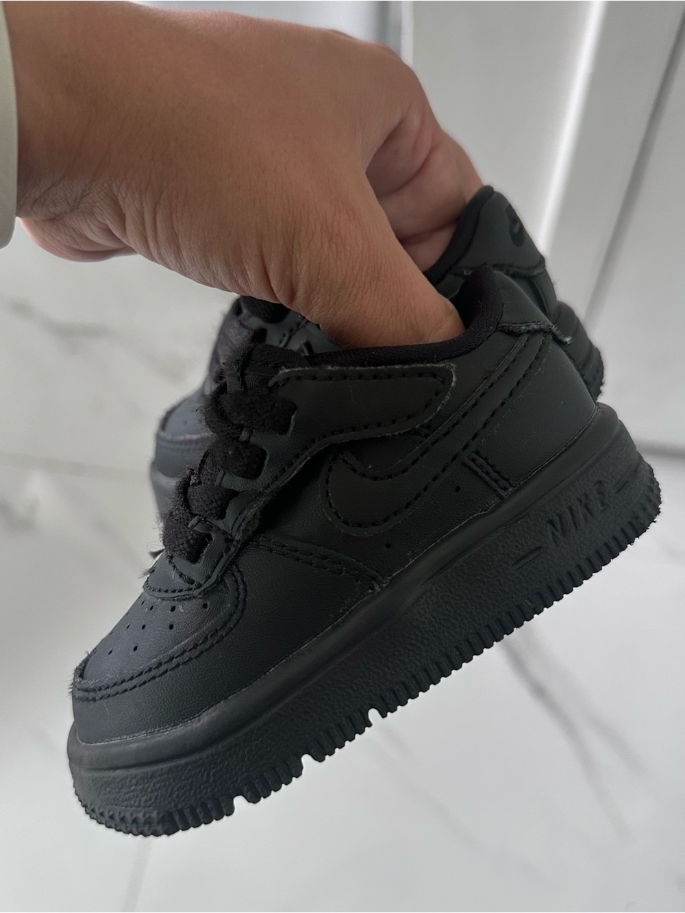 Nike Black Air Force’s Size 4C
